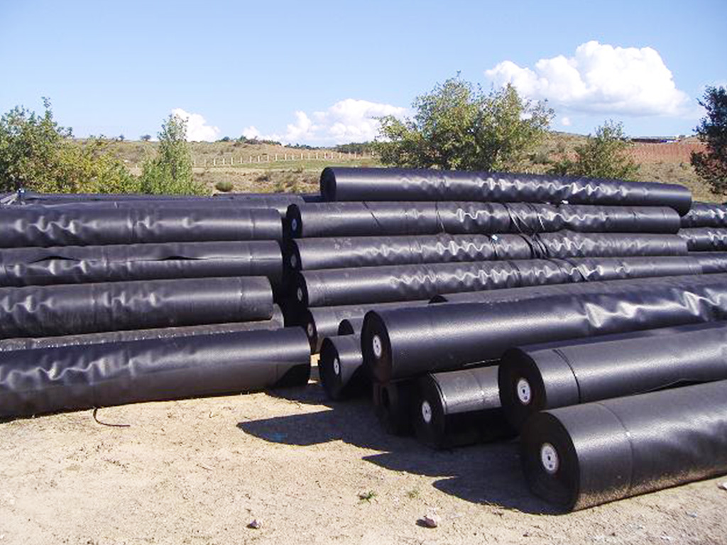 Geomembrane HDPE — material geosintetik NusaPilar